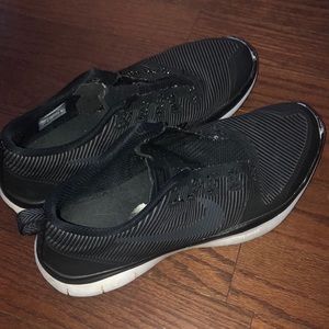 Men’s Nikes size 13